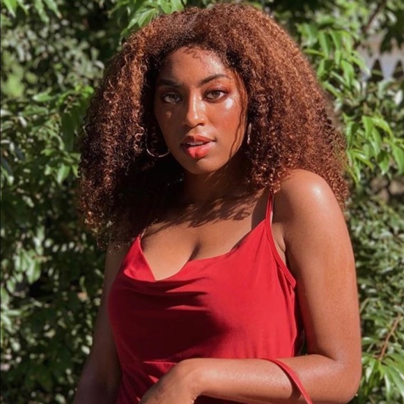 Meet your Posher, Allureriah - Picture 2 of 5